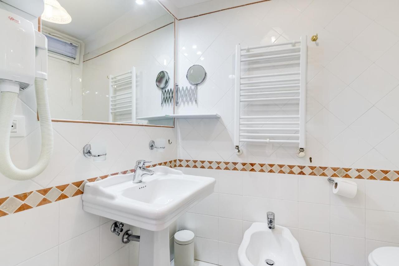Trevi Fountain Modern Apartment Rome Bagian luar foto