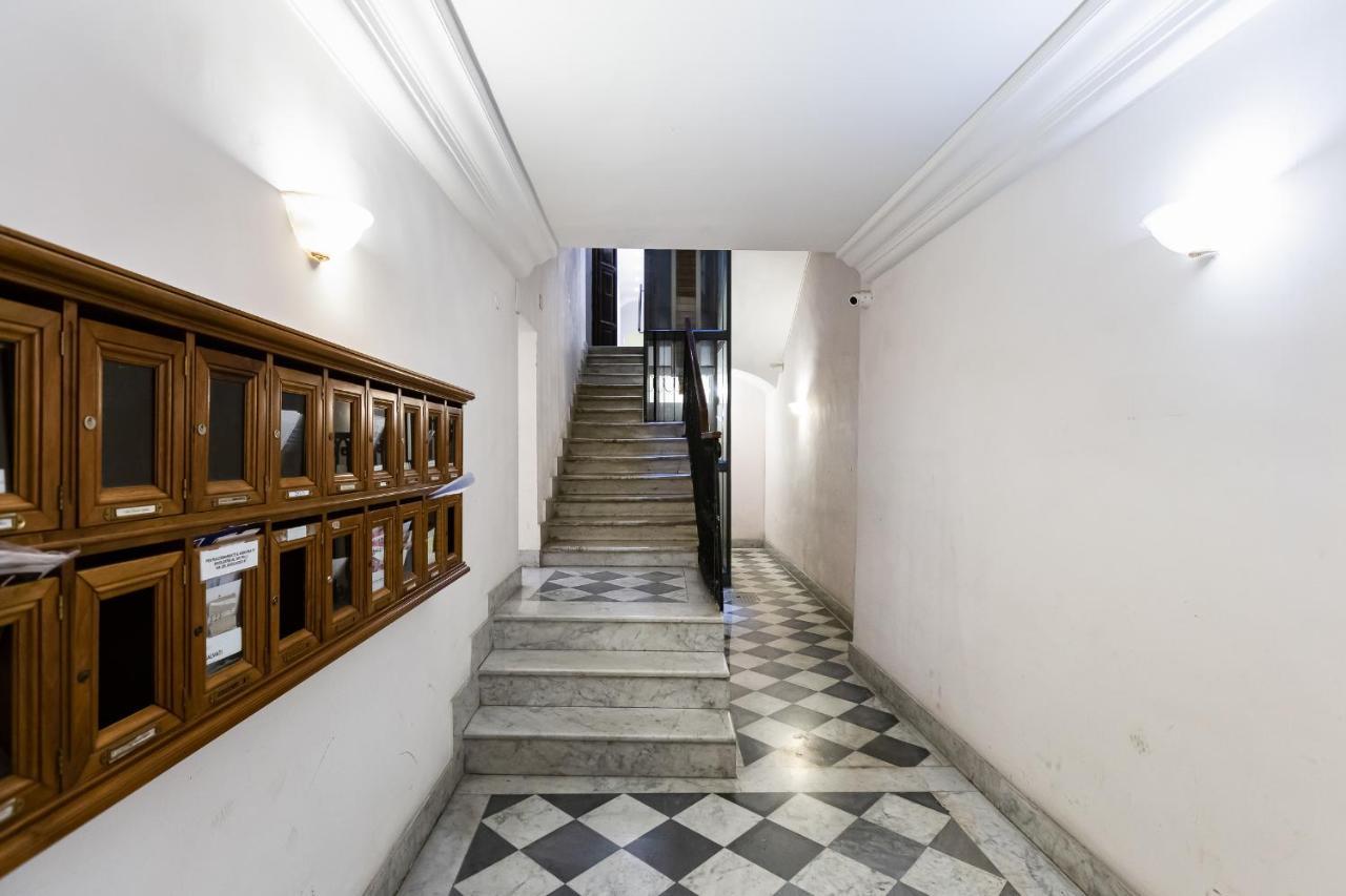Trevi Fountain Modern Apartment Rome Bagian luar foto
