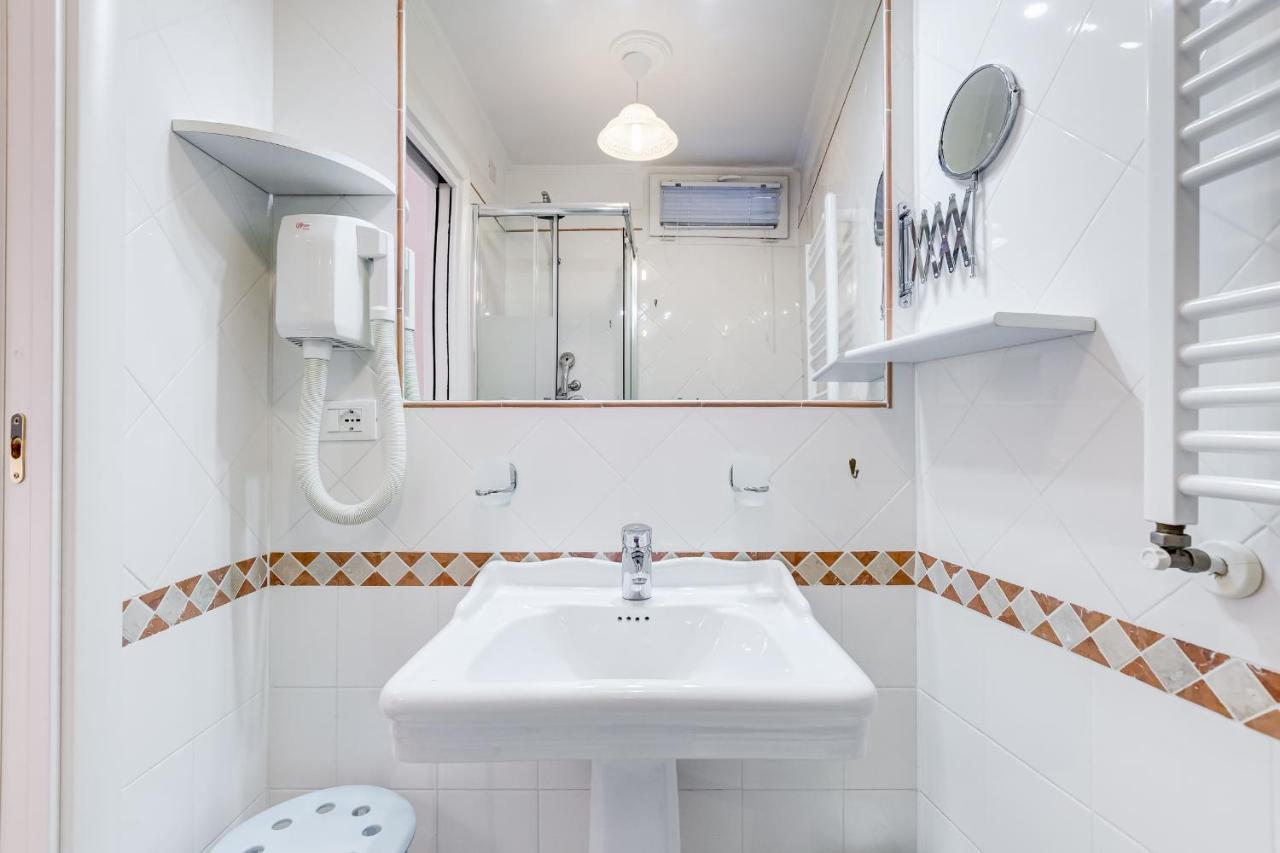 Trevi Fountain Modern Apartment Rome Bagian luar foto